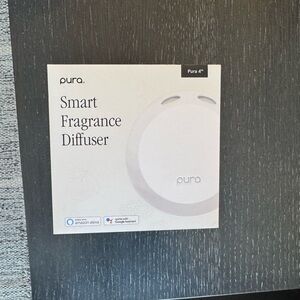 Pura White Smart Fragrance Diffuser& Scent